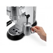 Cafetera Express DeLonghi EC680M